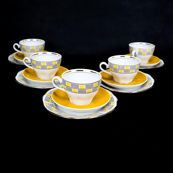 Duo, trio, tasītes, apakštasītes, kūku šķīvīši