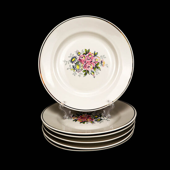 Aija-2 šķīvji ar rozā ziedu pušķi 20cm