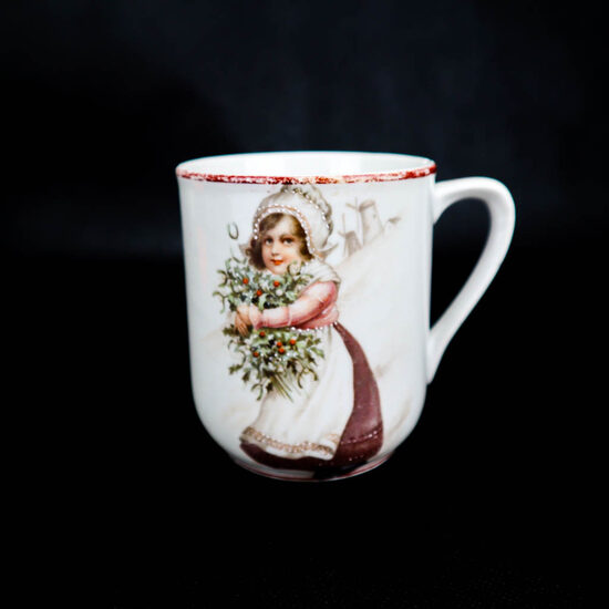 Antīka krūze "Meitene ar ziediem" (Kuzņecovs)