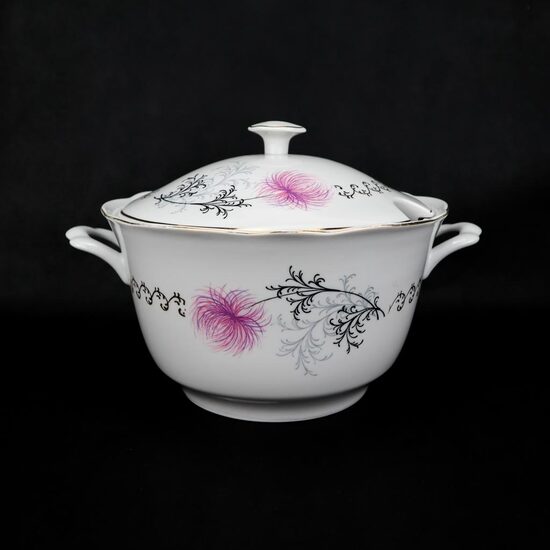 Terīne Oktobris ar violeto krizantēmu