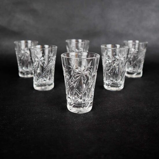 Kristāla šotiņi ar slīpētu rakstu