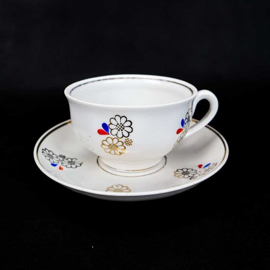 Tautas duo ar zelta ziediņiem, sarkanu, zilu lapiņu