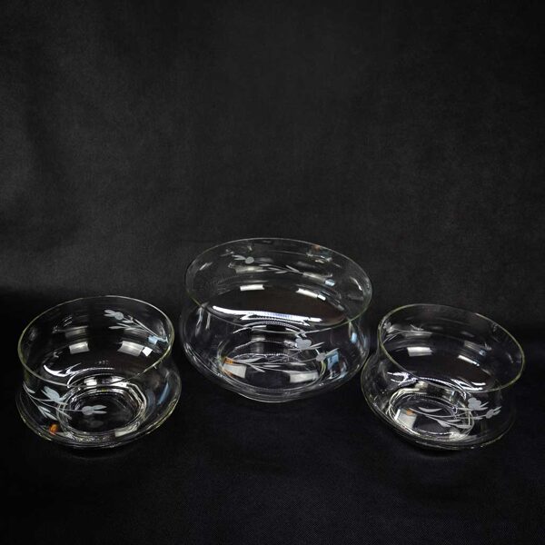 3 Stikla bļodu komplekts ar slīpētu dekoru