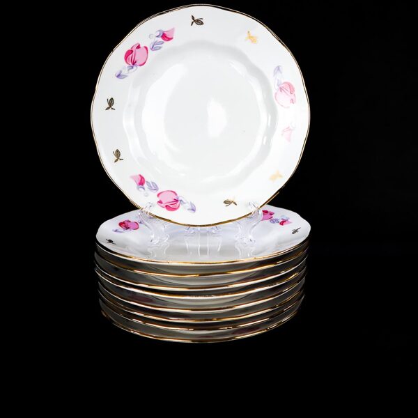 Puķuzirņu salātu sķīvji Ārija