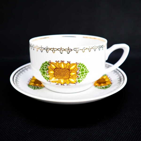 Aija-2 ar saulespuķēm, tējas duo