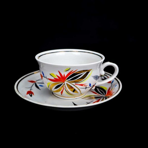 Tautas duo ar greznu dekoru